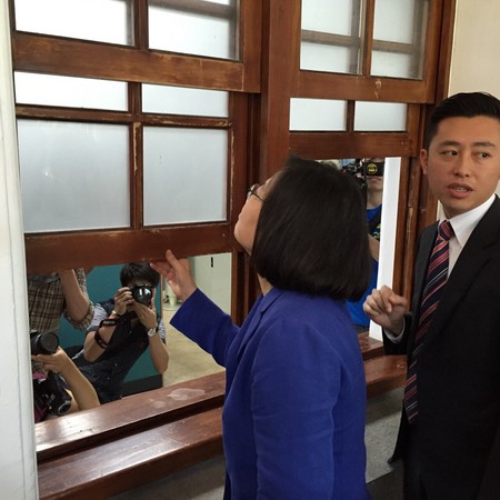 竹市府像总统府 林智坚:蔡英文前进总统府前哨