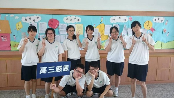 台南慈济中学高三感恩班学生以司马光的名文〈训俭示康〉为题材,拍