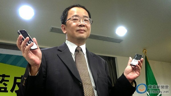 筹建第四军种 陈文政秀「恐龙机」:资安战力可