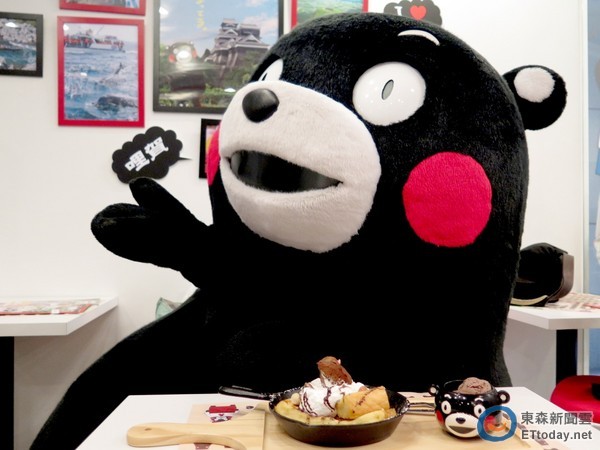 ▼日本九州熊本熊(kumamon)曾亲自来他的台湾主题咖啡馆「kuma caf&