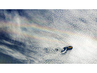 東太平洋捕捉到「彩光環」美景！　像是兩道相對的彩虹