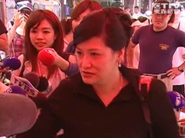 批李珍妮太超过 张沂卉:宣明智该换眼镜 | ETtoday财经新闻 | ETtoday 新闻云