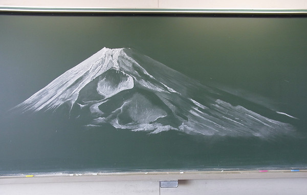 日本黑板涂鸦艺术化!这远超过涂鸦级别了啦 | 键
