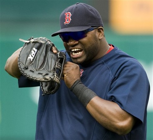 9年没戴一垒手套 欧提兹再次镇守红袜一垒 | E