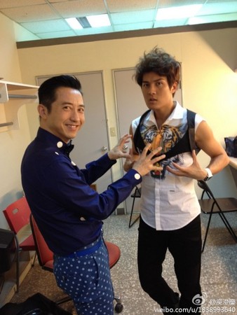 微语录/吴克羣<em>眼罩</em>变<em>胸罩</em> 惨遭庾澄庆袭胸 | ett