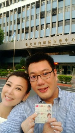 方馨低调再婚 女儿一声「爸」惹哭她