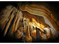 奧地利神秘洞穴　猶如神秘外星世界？