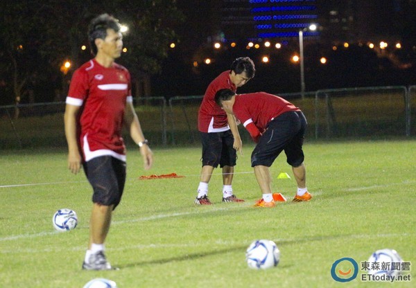 世足会外赛\/越南足球走向专业 教练团职责分工