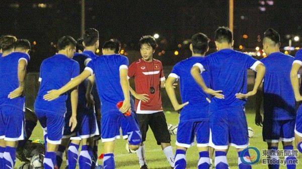 世足会外赛\/越南足球走向专业 教练团职责分工