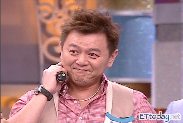 经营夜店副业有成的庹宗康和陈升是好友,但他哥哥庹宗华也曾因「酒」