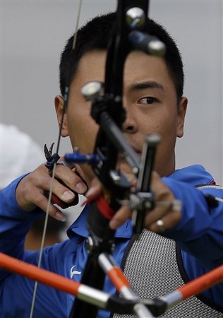 抱弓睡觉,自制箭靶到处练 敦奥国手陈宥辰想再拼奥运