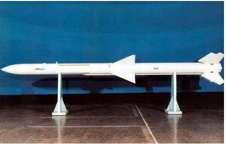 「pl-15」(霹雳-15)超视距空空导弹.