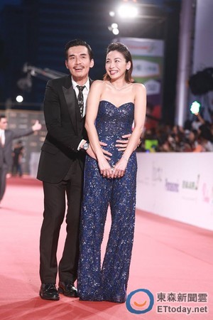 金钟奖/紧牵女友江祖平走红毯 杨一展kiss大放闪