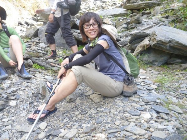 垃圾~又是搜救她！ 3年2次登山遇台風