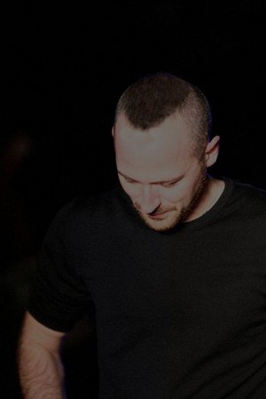 VOGUE\/天才设计师Gvasalia成为巴黎世家新创