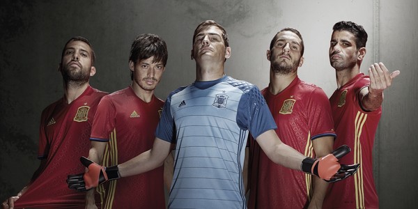 2015欧洲杯足球国家队球衣 荣耀加冕、丰采领