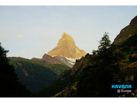 瑞士經典美景！日初限定的金黃馬特洪峰