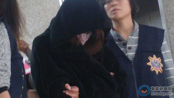 辣熟女开赌博网站 标榜正妹真人对战还有手机