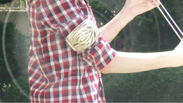 穿戴式电动手环 风扇+药剂吹出「驱虫之风」