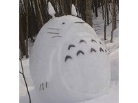 堆「雪人」落伍了！　來看日本人施展超強技藝