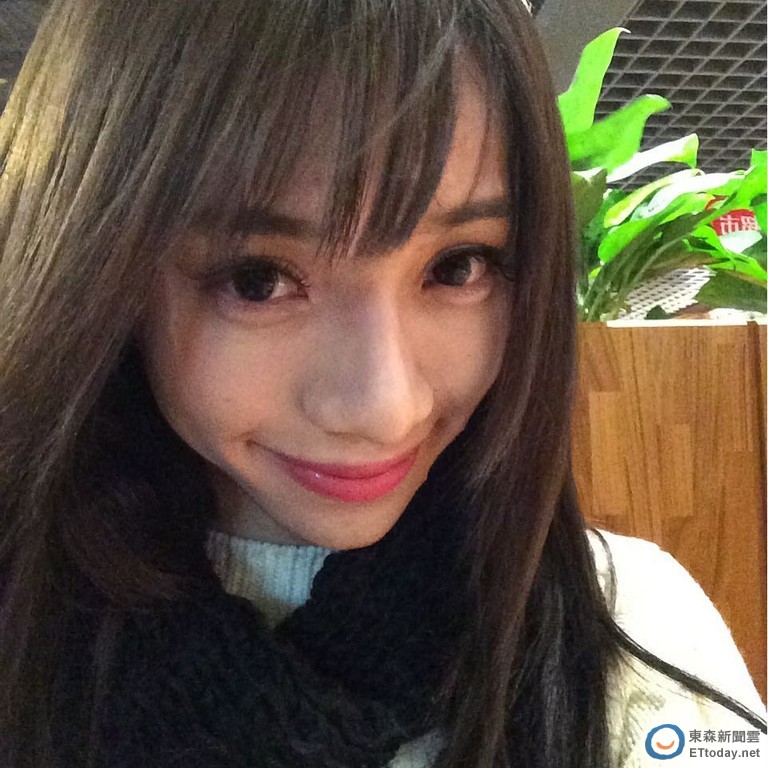 Kiwebaby零修图自拍大公开!镜头离脸15cm:可