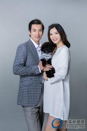 伊正亲手炖鸡汤疼爱怀孕老婆 邹琳:送到手上还