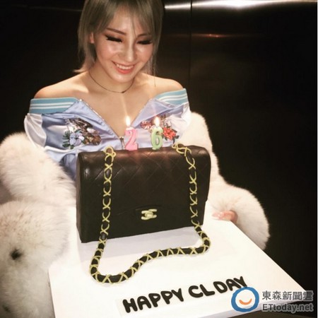 CL生日收香奈儿蛋糕! 皮包纹路、金炼带逼真度
