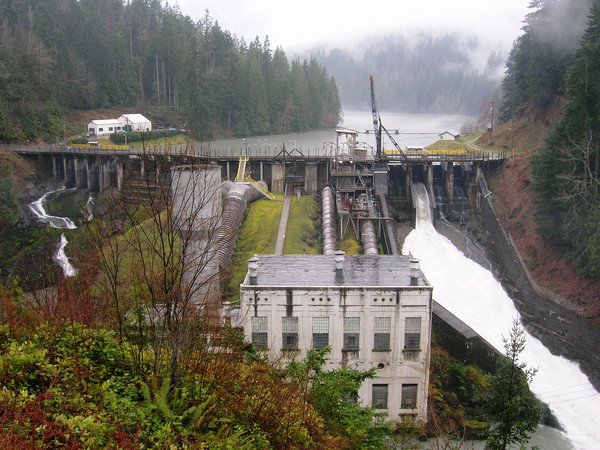 美国华盛顿州艾尔华河(elwha river)上的两座大坝拆除后,河流宛如重