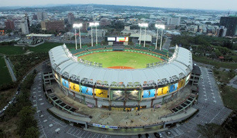 澄清湖棒球场全屏LED计分板启用 创新独具特