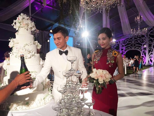 吴奇隆,刘诗诗20日在峇里岛举办世纪婚礼,下午进行结婚典礼,新郎