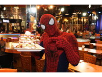 「媽！蜘蛛人搶我蛋糕」超歡樂的馬尼拉電影明星餐廳