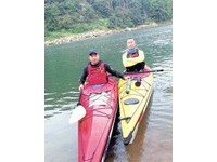 「獨木舟返鄉較快！」　陸民眾狂划15小時船回廣州