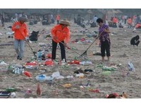 中秋夜公德心掉漆　海南島三亞海灘驚現50噸垃圾
