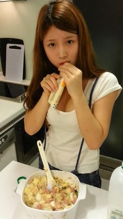 辣圖/雞排妹爆E奶 徵貼身日文教師 | 娛樂星光雲 ...