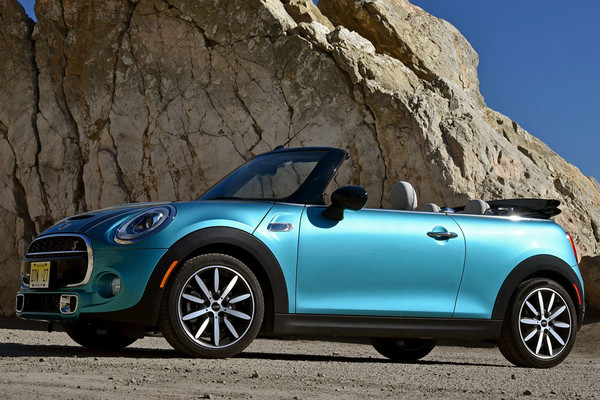 160万起 mini cabrio迷你敞篷登台