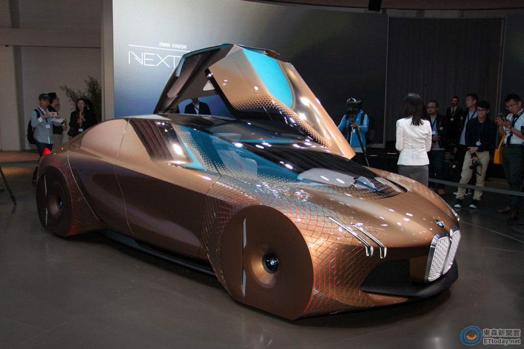 快讯/展望未来 bmw vision next 100概念车北京直击