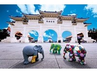 5頭迷你彩繪小象環遊台灣　一路展至8月25日！