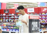 陳大天買蕾絲內衣送女友！踏進店秒尷尬「我好像變態」