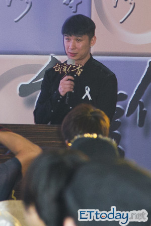 申东靖32岁冥诞 陈镇川烧香吊:在天堂别那么爱