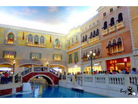 澳門酒店內可以搭「貢都拉」　還有賭場、購物中心！