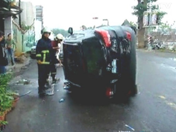 感冒糖浆当提神饮料灌 一天十几瓶喝到产生幻