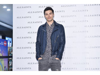 鳳小岳喜歡跟混血萌兒講話 「兒子聽不懂所以用唱的」