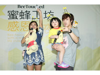 2歲妮妮體重=瓦斯桶X1　爸爸抱10分鐘大飆汗