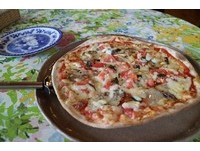 熊本阿蘇當地食材與義大利香料　蹦出美味披薩