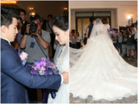 進場前阿緯幫老婆撥頭髮　不捨轉身「背後緊牽住手」