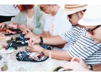 愛玩客主持群野餐兼DIY運動涼鞋　認真的男人最帥氣！