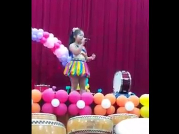 大班女童畢典超狂唱歌～　網友跪看：天阿我幼稚園在乾嘛(影)