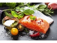 吃鮭魚好處多！　研究：含豐富脂肪酸...讓心臟病遠離你