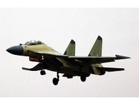 中國版蘇-30正式服役 殲-16肩負飛出第一島鏈打擊航母