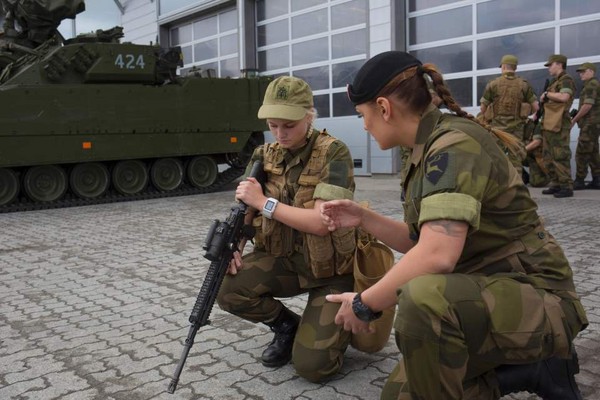 男女新兵同睡一寢 挪威軍隊推動平權！ | 文章內置圖片
